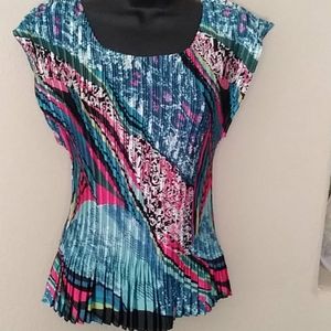 Psychedelic Pleated Expandable Cap Sleeve Top